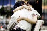 Thanh niên rủ nữ sinh cấp 2 làm chuyện người lớn đến ngất xỉu ở Đắk Nông Thanh niên rủ nữ sinh cấp 2 làm chuyện người lớn đến ngất xỉu ở Đắk Nông