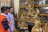 Khoe căn phòng đầy trầm hương và kỳ nam trong nhà riêng, Hoài Linh khiến Đàm Vĩnh Hưng cũng phải ngả mũ thốt lên: "Dã man quá" Khoe căn phòng đầy trầm hương và kỳ nam trong nhà riêng, Hoài Linh khiến Đàm Vĩnh Hưng cũng phải ngả mũ thốt lên: "Dã man quá"