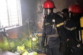 Người phụ nữ sang hàng xóm chơi quên rút điện gây cháy nhà Người phụ nữ sang hàng xóm chơi quên rút điện gây cháy nhà