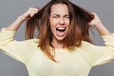 Mẹ chồng bênh khi con trai ngủ với gái gọi Mẹ chồng bênh khi con trai ngủ với gái gọi