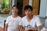 Công Phượng chia tay bố mẹ, chuẩn bị lên đường sang Hàn Quốc Công Phượng chia tay bố mẹ, chuẩn bị lên đường sang Hàn Quốc