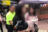 Người đàn ông đi theo 2 du khách nữ, tưởng là quấy rối nhưng sự thật là một câu chuyện đáng xấu hổ Người đàn ông đi theo 2 du khách nữ, tưởng là quấy rối nhưng sự thật là một câu chuyện đáng xấu hổ