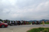 NÓNG: Hàng trăm cảnh sát mặc áo giáp vây ráp nhóm đối tượng dùng súng cố thủ, một số người dân phải di tản NÓNG: Hàng trăm cảnh sát mặc áo giáp vây ráp nhóm đối tượng dùng súng cố thủ, một số người dân phải di tản