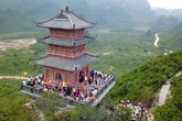 Tận mục sở thị ngôi chùa lớn nhất thế giới ở Hà Nam, nơi lưu giữ báu vật thiên thạch từ mặt trăng Tận mục sở thị ngôi chùa lớn nhất thế giới ở Hà Nam, nơi lưu giữ báu vật thiên thạch từ mặt trăng