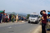 Cố vượt ô tô khi về quê ăn tết, 2 người đi xe máy thương vong Cố vượt ô tô khi về quê ăn tết, 2 người đi xe máy thương vong