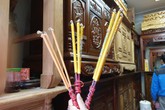 Dùng hương điện tử trên ban thờ là đánh lừa gia tiên? Dùng hương điện tử trên ban thờ là đánh lừa gia tiên?