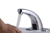 Nhân viên khách sạn 5 sao tiết lộ “đòn hiểm” giúp phòng tắm sạch thơm quanh năm Nhân viên khách sạn 5 sao tiết lộ “đòn hiểm” giúp phòng tắm sạch thơm quanh năm