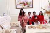 Mẹ chồng của Khánh Thi trẻ trung không kém con dâu Mẹ chồng của Khánh Thi trẻ trung không kém con dâu