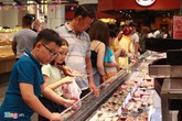 Sợ tắc đường, người Sài Gòn đổ vào trung tâm thương mại chơi Tết Sợ tắc đường, người Sài Gòn đổ vào trung tâm thương mại chơi Tết