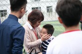 Mẹ cậu bé tự kỷ và câu nói ai nghe cũng chảy nước mắt Mẹ cậu bé tự kỷ và câu nói ai nghe cũng chảy nước mắt