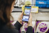 Người tiêu dùng Việt hào hứng trải nghiệm công nghệ mua sắm “siêu tốc” VinMart Scan & Go Người tiêu dùng Việt hào hứng trải nghiệm công nghệ mua sắm “siêu tốc” VinMart Scan & Go