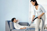 Chuyên gia mách chiêu “trị” chồng lười làm việc nhà Chuyên gia mách chiêu “trị” chồng lười làm việc nhà