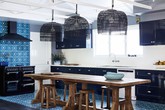 Những thiết kế nhà bếp khiến bạn muốn đập ngay căn bếp nhà mình để xây lại qua sự đề cử của các biên tập viên nổi tiếng Những thiết kế nhà bếp khiến bạn muốn đập ngay căn bếp nhà mình để xây lại qua sự đề cử của các biên tập viên nổi tiếng