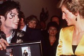 Michael Jackson từng 'buôn điện thoại' suốt đêm với Công nương Diana Michael Jackson từng 'buôn điện thoại' suốt đêm với Công nương Diana