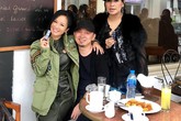 Có mặt Thanh Lam, Hồng Nhung vẫn vô tư ngồi lên đùi và ôm Quốc Trung, tin đồn 17 năm trước bất ngờ bị "đào mộ" Có mặt Thanh Lam, Hồng Nhung vẫn vô tư ngồi lên đùi và ôm Quốc Trung, tin đồn 17 năm trước bất ngờ bị "đào mộ"