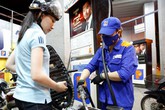 Xăng có thể tăng giá mạnh vào ngày mai - 2/4 Xăng có thể tăng giá mạnh vào ngày mai - 2/4