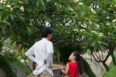 Đưa trẻ đi Thanh minh, làm gì để con tránh đau ốm vì không khí âm u, hoang lạnh Đưa trẻ đi Thanh minh, làm gì để con tránh đau ốm vì không khí âm u, hoang lạnh