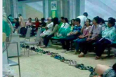 Bệnh viện Bạch Mai lên tiếng chuyện "xếp dép chờ khám bệnh" lan truyền trên mạng xã hội Bệnh viện Bạch Mai lên tiếng chuyện "xếp dép chờ khám bệnh" lan truyền trên mạng xã hội