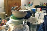 Bát đũa “tắm” ngập dầu mỡ cũng sạch bong trong 1 nốt nhạc nhờ mẹo nhỏ vạn người mê này Bát đũa “tắm” ngập dầu mỡ cũng sạch bong trong 1 nốt nhạc nhờ mẹo nhỏ vạn người mê này