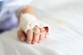 Ông bố trẻ cứu con thoát chết trong gang tấc và cảnh báo cực quan trọng tới bố mẹ khi cho con ăn uống Ông bố trẻ cứu con thoát chết trong gang tấc và cảnh báo cực quan trọng tới bố mẹ khi cho con ăn uống