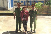 Nữ quái chơi trò ảo thuật tráo vàng giả lấy vàng thật Nữ quái chơi trò ảo thuật tráo vàng giả lấy vàng thật