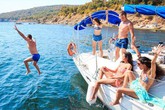 Nhân viên tàu du lịch tiết lộ chuyện quan hệ với khách tăng thu nhập Nhân viên tàu du lịch tiết lộ chuyện quan hệ với khách tăng thu nhập