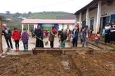Tập thể CBNV, sinh viên và cựu sinh viên trường đại học Đông Đô tài trợ xây dựng nhiều công trình cho ngành giáo dục Tập thể CBNV, sinh viên và cựu sinh viên trường đại học Đông Đô tài trợ xây dựng nhiều công trình cho ngành giáo dục