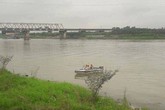 Bắc Ninh: Nữ sinh lớp 12 nhảy xuống sông Đuống tự tử Bắc Ninh: Nữ sinh lớp 12 nhảy xuống sông Đuống tự tử