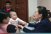 Hạnh phúc làm mẹ của người phụ nữ đơn thân khuyết tật Hạnh phúc làm mẹ của người phụ nữ đơn thân khuyết tật