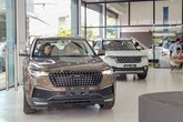 Giá rẻ một nửa, ô tô Tàu cầu khách liều chơi Giá rẻ một nửa, ô tô Tàu cầu khách liều chơi
