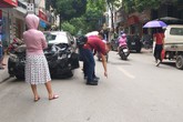 Hà Nội: Xe ô tô mất lái đâm liên hoàn, 2 mẹ con thoát chết trong gang tấc Hà Nội: Xe ô tô mất lái đâm liên hoàn, 2 mẹ con thoát chết trong gang tấc