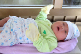 Vừa chào đời, bé trai có cân nặng khủng 5kg Vừa chào đời, bé trai có cân nặng khủng 5kg