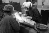 Bỏ qua vết xước nhỏ, cô giáo suy thận sau khi làm thịt lợn Bỏ qua vết xước nhỏ, cô giáo suy thận sau khi làm thịt lợn