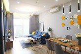 Căn hộ "hạ gục" mọi ánh nhìn nhờ thiết kế tường kính sáng tạo, đa chức năng ở Long Biên, Hà Nội Căn hộ "hạ gục" mọi ánh nhìn nhờ thiết kế tường kính sáng tạo, đa chức năng ở Long Biên, Hà Nội