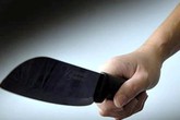 Không cho mượn thuyền bơi, bé gái 10 tuổi bị chém trọng thương Không cho mượn thuyền bơi, bé gái 10 tuổi bị chém trọng thương