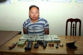 Đối tượng mang súng K59 chở thuê 10 bánh heroin lấy 50 triệu đồng "sa lưới" Đối tượng mang súng K59 chở thuê 10 bánh heroin lấy 50 triệu đồng "sa lưới"
