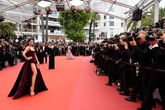 Người đẹp Lý Nhã Kỳ: Thật ngốc nếu bỏ tiền túi mua vé làm khán giả vô danh của Cannes Người đẹp Lý Nhã Kỳ: Thật ngốc nếu bỏ tiền túi mua vé làm khán giả vô danh của Cannes