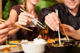 Đũa ăn dùng đến lúc gãy mới thay, sai lầm gây chết người của nhiều gia đình đến khi biết thì đã quá muộn Đũa ăn dùng đến lúc gãy mới thay, sai lầm gây chết người của nhiều gia đình đến khi biết thì đã quá muộn