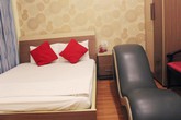 Vợ mệt mỏi không đáp ứng được chuyện chăn gối, chồng tìm tình một đêm Vợ mệt mỏi không đáp ứng được chuyện chăn gối, chồng tìm tình một đêm