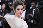 Lý Nhã Kỳ: ‘Đừng nói Tây ăn mặc hở là bình thường’ Lý Nhã Kỳ: ‘Đừng nói Tây ăn mặc hở là bình thường’
