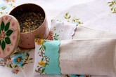 Chuyên gia chỉ cách làm gối thuốc phòng chống bệnh mùa hè Chuyên gia chỉ cách làm gối thuốc phòng chống bệnh mùa hè