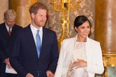 Em bé mới sinh của Harry và Meghan: Vừa có thể kế vị ngai vàng, đồng thời vẫn tranh cử Tổng thống Mỹ Em bé mới sinh của Harry và Meghan: Vừa có thể kế vị ngai vàng, đồng thời vẫn tranh cử Tổng thống Mỹ