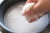 Thói quen hầu hết mọi người đều mắc phải khi nấu cơm khiến nồi cơm điện xịn cỡ nào cũng hỏng Thói quen hầu hết mọi người đều mắc phải khi nấu cơm khiến nồi cơm điện xịn cỡ nào cũng hỏng