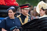 Nghỉ thai sản, Meghan Markle vẫn 'đá' chị dâu Kate ra khỏi danh sách phụ nữ quyền lực và lý do thực sự khiến cô không gặp mặt ông Trump Nghỉ thai sản, Meghan Markle vẫn 'đá' chị dâu Kate ra khỏi danh sách phụ nữ quyền lực và lý do thực sự khiến cô không gặp mặt ông Trump