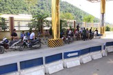 Vụ người dân “vây” trạm BOT Hòa Lạc: Bất ngờ với đề xuất của UBND tỉnh Hòa Bình Vụ người dân “vây” trạm BOT Hòa Lạc: Bất ngờ với đề xuất của UBND tỉnh Hòa Bình