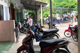 Bé gái 3 tuổi bị xe đưa rước cán: Anh gào khóc gọi em Bé gái 3 tuổi bị xe đưa rước cán: Anh gào khóc gọi em