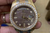 Mua đồng hồ Rolex 900 triệu đồng bằng phiếu chuyển tiền giả Mua đồng hồ Rolex 900 triệu đồng bằng phiếu chuyển tiền giả