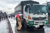 Va chạm với ôtô tải trên quốc lộ, 2 thanh niên đi xe máy tử vong Va chạm với ôtô tải trên quốc lộ, 2 thanh niên đi xe máy tử vong