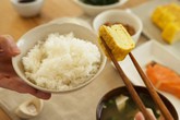5 sai lầm chết người khi ăn cơm, rất nhiều người Việt mắc phải, đặc biệt là cái số 3 5 sai lầm chết người khi ăn cơm, rất nhiều người Việt mắc phải, đặc biệt là cái số 3