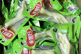 Đồ ăn vặt Trung Quốc nhập lậu dưới mác xách tay Đồ ăn vặt Trung Quốc nhập lậu dưới mác xách tay